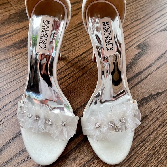 Cardi Embellished Platform Stiletto 6 - Picture 3 of 9
